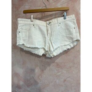 BDG women white Ivory shorts Dolphin low rise ripped size  30 W‎